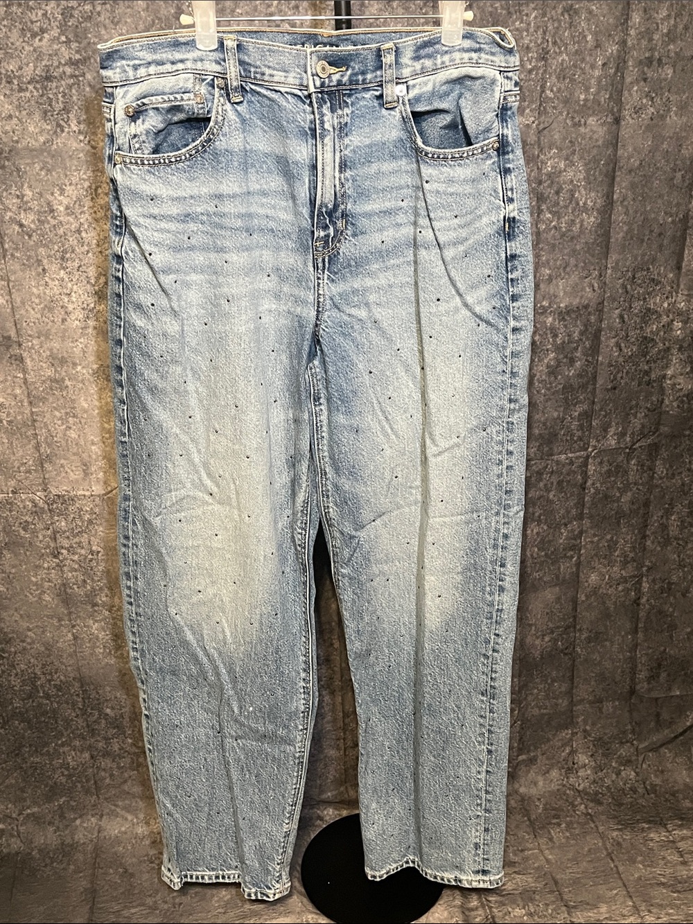 American Eagle Outfitters Light Wash Straight-Leg Jeans